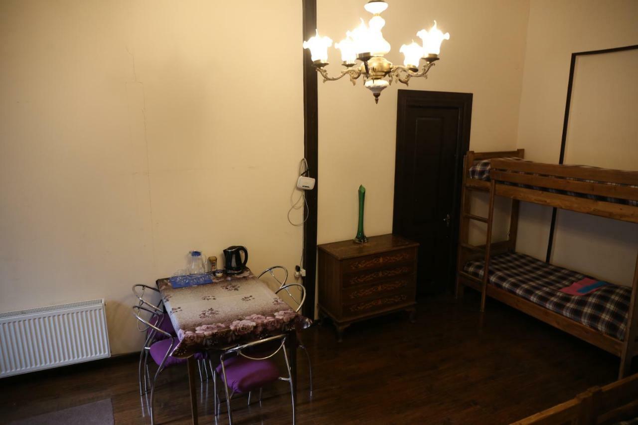 Private Rooms In The City Center - Chonqadze 9 Tbiliszi Kültér fotó